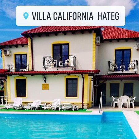 Villa California Haţeg Екстериор снимка