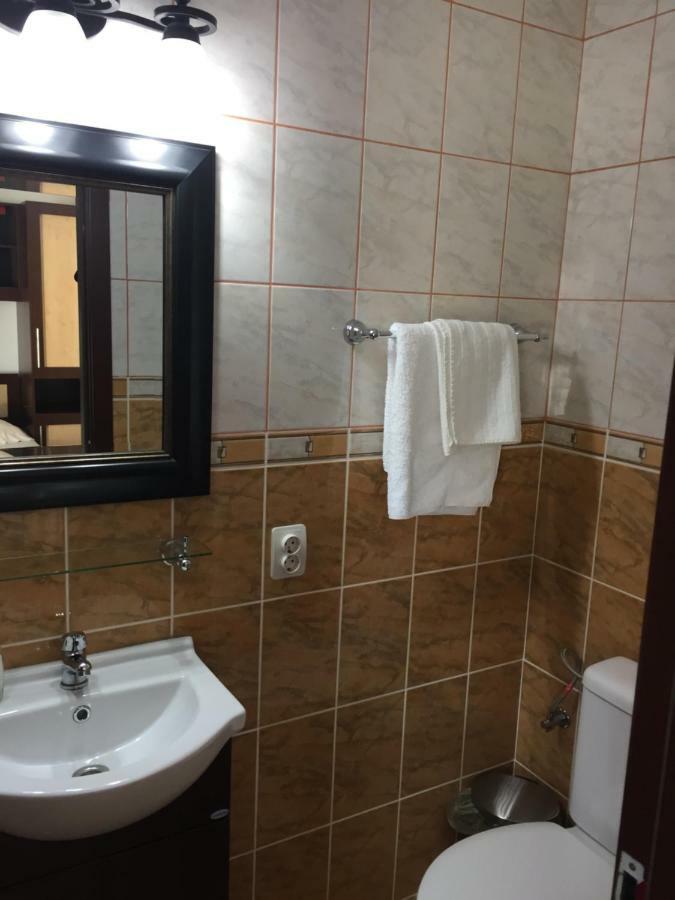 Villa California Haţeg Екстериор снимка